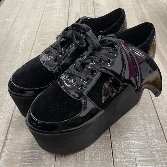 GOTHIC IRON FIST CREATURE OF THE NIGHT PLATFORMS 🔥 - Picture 10 of 12